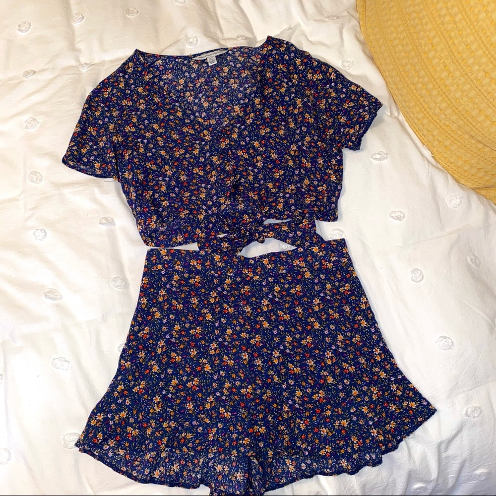 American Eagle crop top and short set